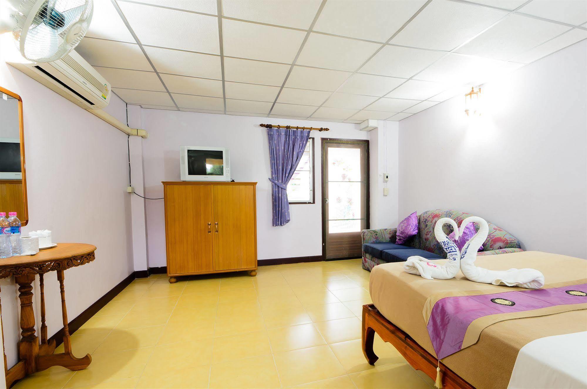 Sananwan Beach B&B Bang Saphan Noi Buitenkant foto