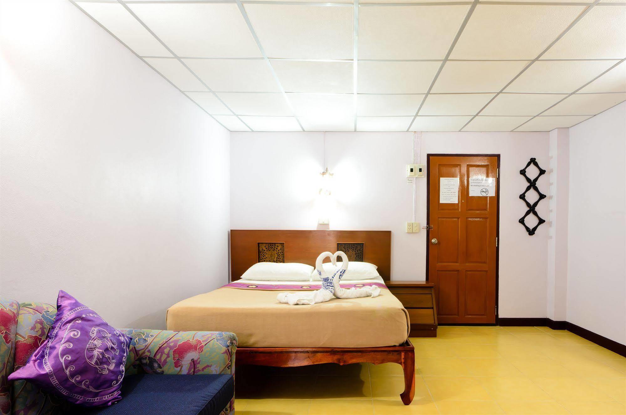 Sananwan Beach B&B Bang Saphan Noi Buitenkant foto