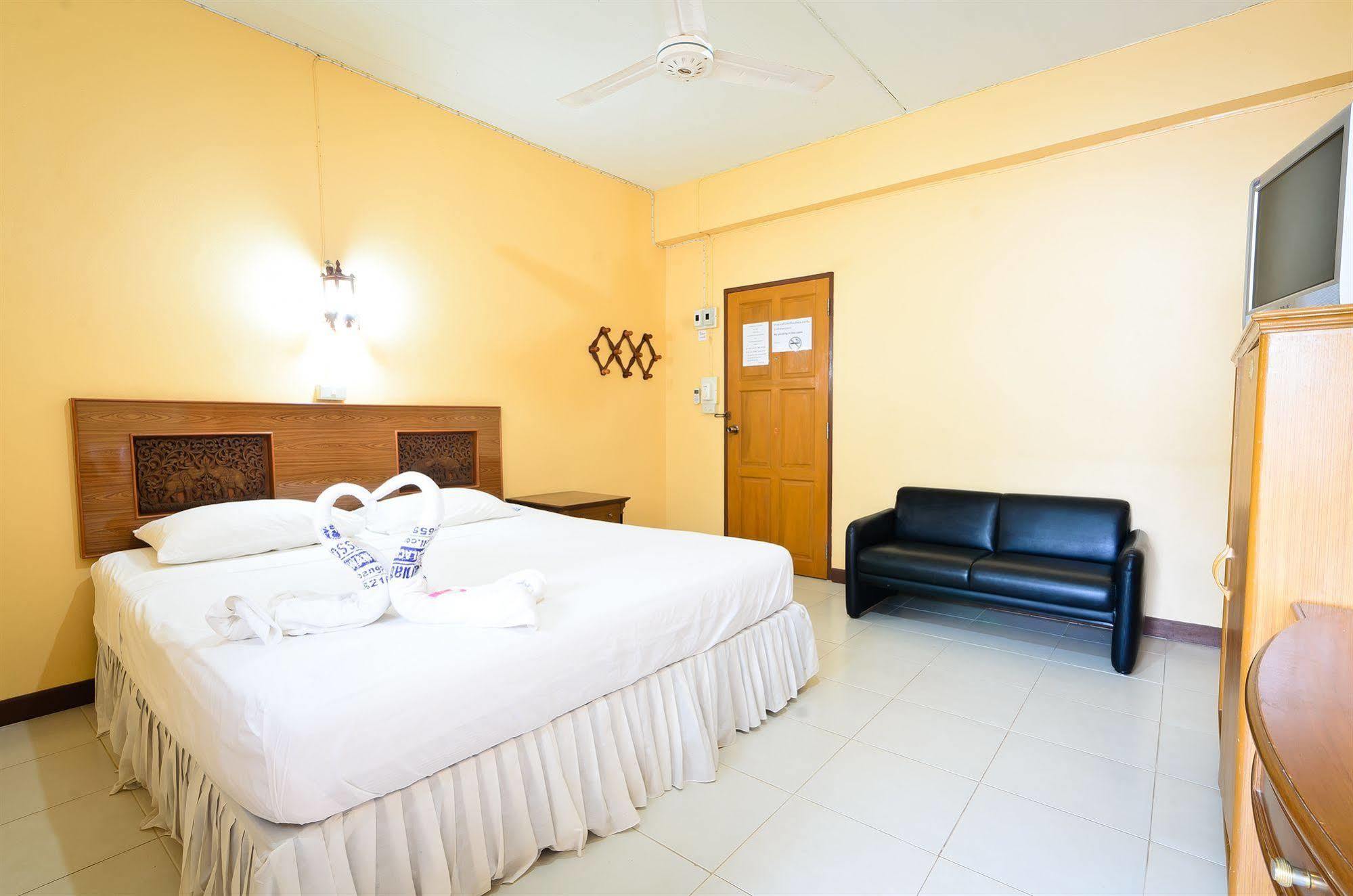 Sananwan Beach B&B Bang Saphan Noi Buitenkant foto