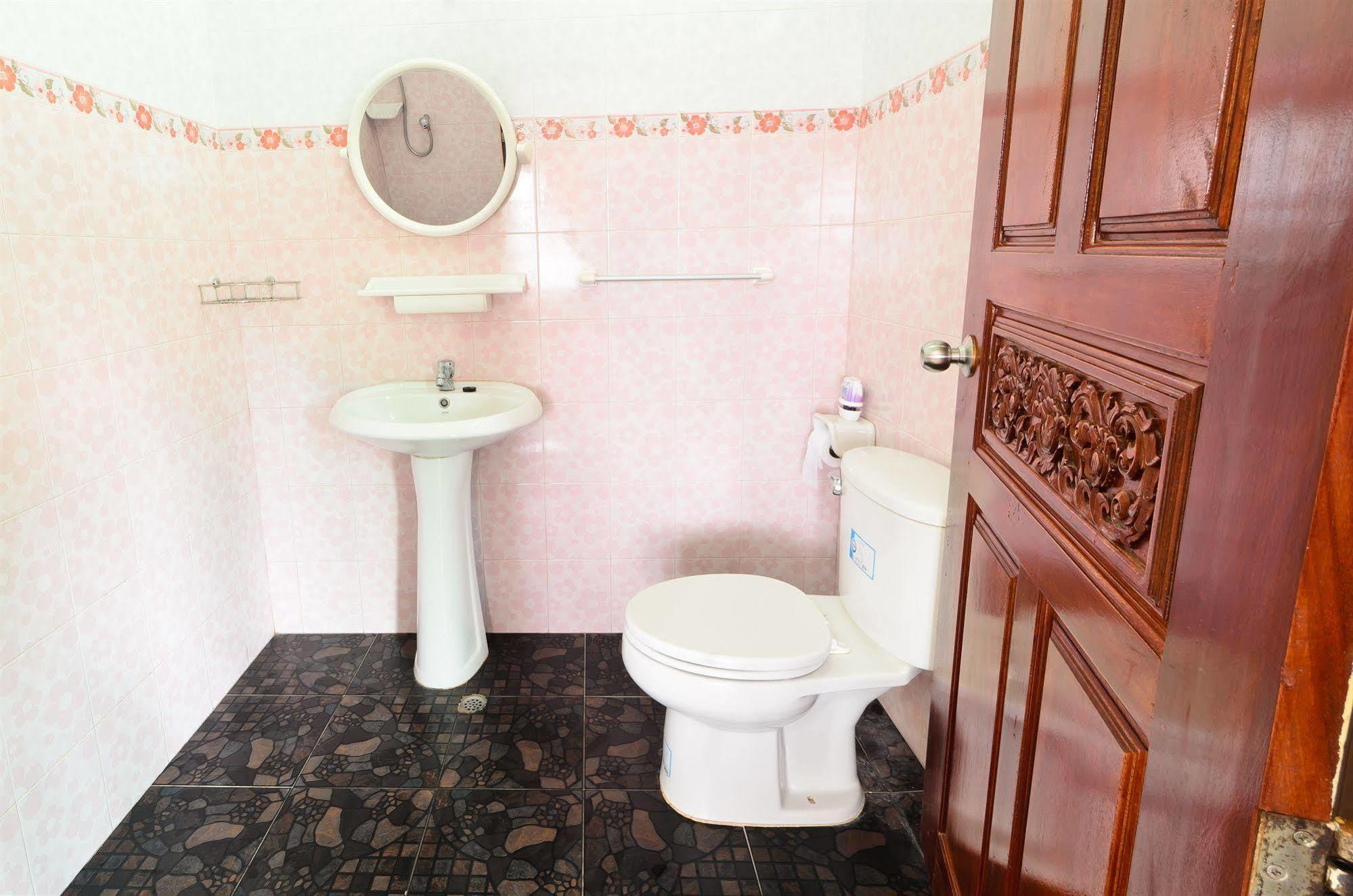 Sananwan Beach B&B Bang Saphan Noi Buitenkant foto