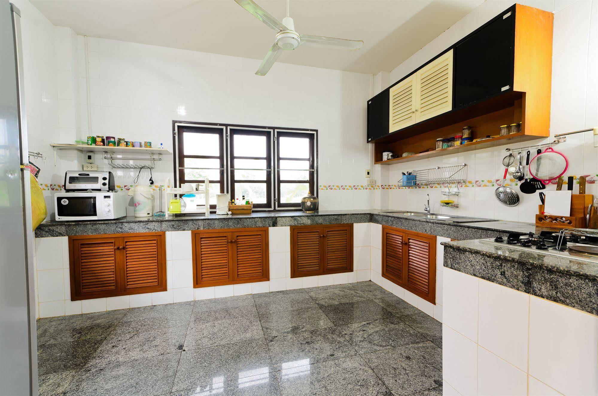 Sananwan Beach B&B Bang Saphan Noi Buitenkant foto